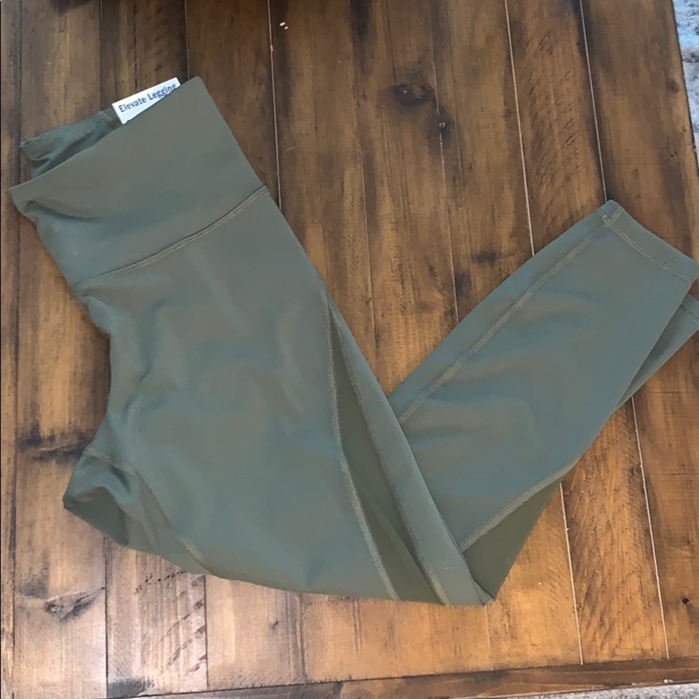 Old Navy army green elevate leggings NWT